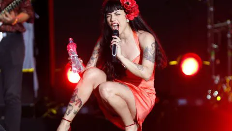 Mon Laferte está hasta la madre, pregunta machista la enfureció