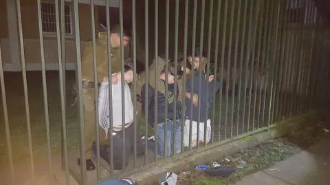 Sorprenden a 3 menores en el techo de una iglesia en San Pedro de la Paz