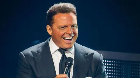 Luis Miguel aparece irreconocible