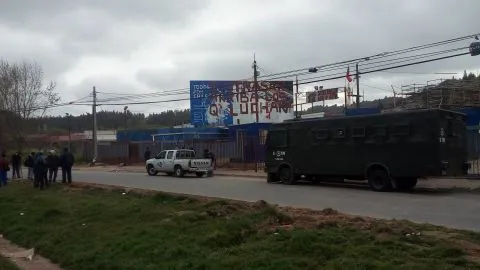 Ocho trabajadores de El Manzano inician huelga de hambre seca a 40 metros de altura
