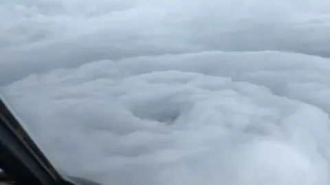 Cazadores de huracanes captan impresionante magnitud de Irma