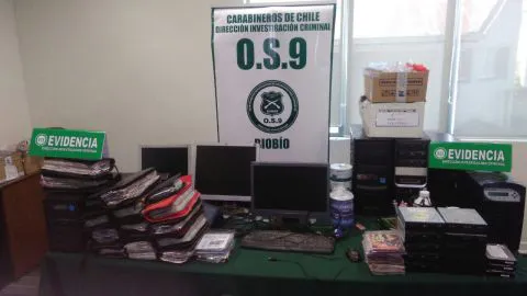 OS9 desbarata laboratorio de discos piratas en vivienda del sector Boca Sur