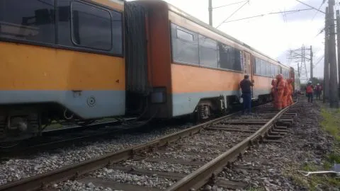Suspenden servicios del Biotrén luego que se descarrilara en cercanías del puente Ferroviario