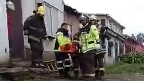 Video: Hombre cayó más de diez metros desde cerro en Talcahuano