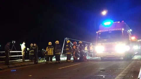 Vehículo cayó desde puente Juan Pablo II al río: confirman un fallecido