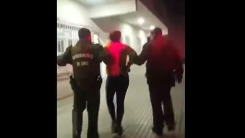 [VIDEO] katherine Orellana fue detenida por violencia intrafamiliar