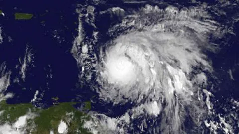 El huracán María sube a categoría 4 y sería “más devastador” que Irma