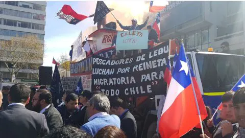 Con lancha pesquera llegaron pescadores hasta Concepción