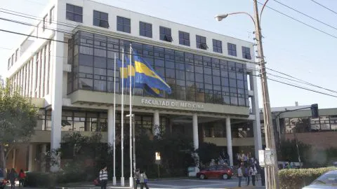 Sorprenden a dos jóvenes robando desde la Facultad de Medicina de la UdeC