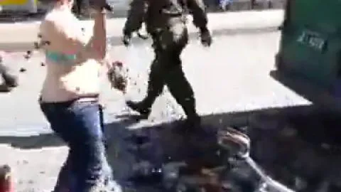 Video: Atacan a Carabineros con lechugas y paltas en pleno centro de Concepción