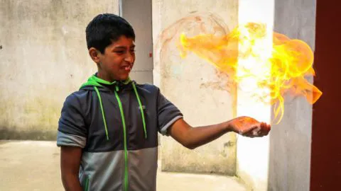 Pequeños científicos se lucen con feria en escuela de San Pedro de la Paz