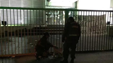 Atacan edificio de la Fiscalía en Concepción: una mujer fue detenida