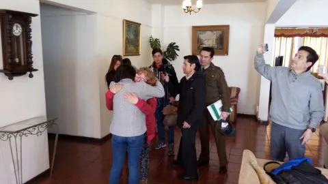 Madre e hija se reencuentran después de 30 años en Los Ángeles