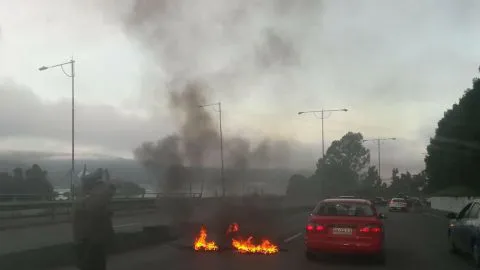 Barricadas y tacos se registraron durante esta mañana en las rutas que unen el Gran Concepción
