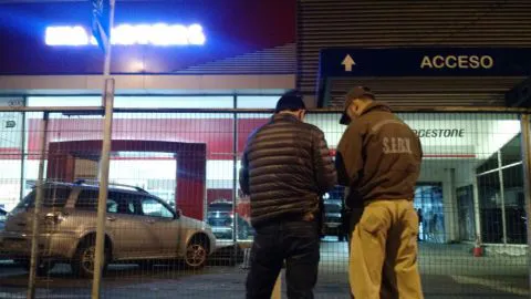 [AHORA] Delincuentes armados roban autos nuevos en Salazar Israel de Concepción