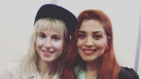 Mon Laferte es elogiada por reconocida vocalista mundial