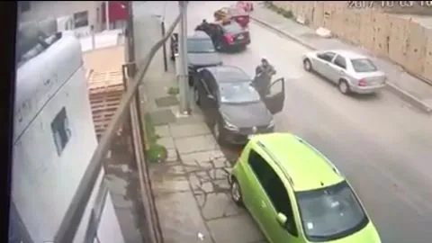 Impactante registro muestra el violento robo que sufrió un hombre en Concepción