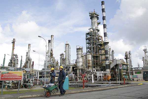 Enap anticipa plan de austeridad tras pago de millonarios bonos a ejecutivos