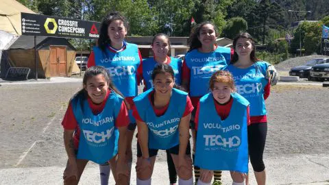 Voluntarios de TECHO-Chile  Biobío organizan campeonato de futbolito para financiar trabajos de verano