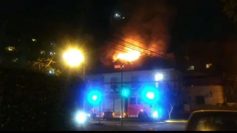 Violento incendio afectó a hotel-boutique de la hermana de Rafael Garay en Concepción