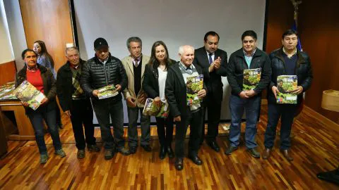 Agricultores reciben nueva ayuda tras incendios forestales