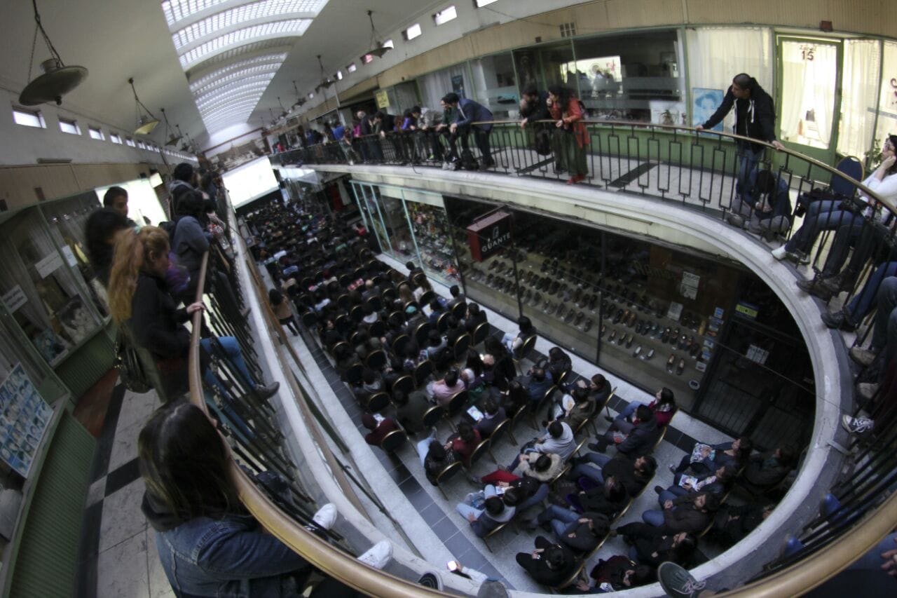 Regresa el destacado Proyecto Vermut: galerías que se transforman en cines