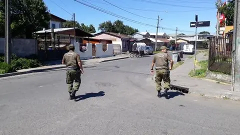 6 delincuentes escaparon con caja fuerte de farmacia Cruz Verde del Mall del Trébol