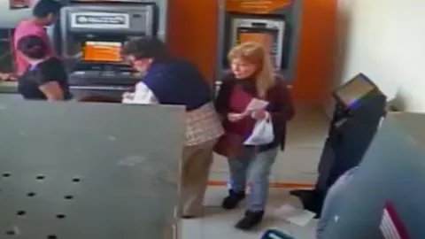 Niño de sólo 4 años intentó robar dinero desde un cajero
