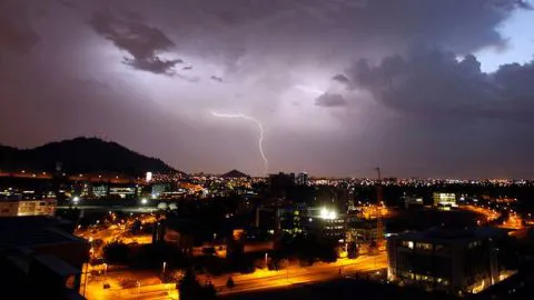 Pronostican posibles tormentas eléctricas para la zona centro sur del país