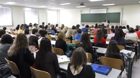 Hombre se hizo pasar por estudiante durante 45 semestres para vender droga