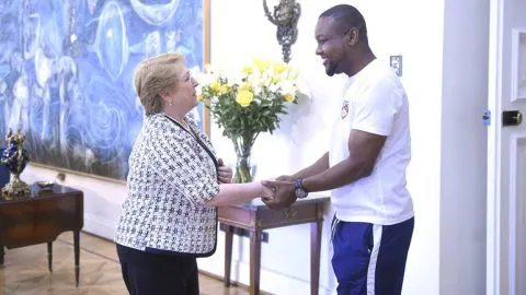 Aprobación de Presidenta Bachelet alcanzó su registro más alto durante el 2017