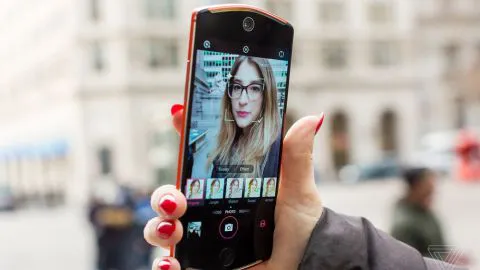 ¿Tu pareja nunca sube fotos contigo? Puede que sufras de “stashing”