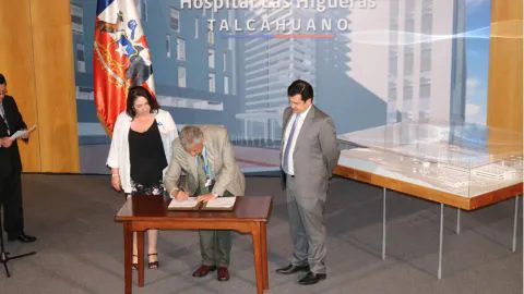 Firman contrato para la construcción de última etapa del Hospital Higueras