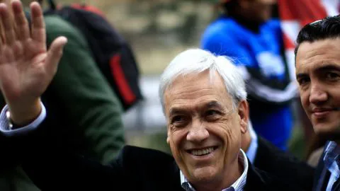 Piñera anuncia proyecto de ley que premiará a “familias que quieran tener más hijos”