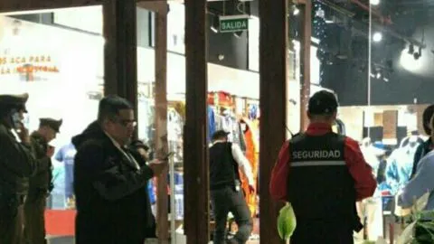 VIDEOS: Antisociales protagonizan violento asalto a tienda de Mall Plaza Trébol
