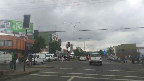 Reportan sorpresivo corte de luz y semáforos apagados en pleno centro de Concepción