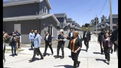 Presidenta inauguró conjunto habitacional Angol para familias de Aurora de Chile