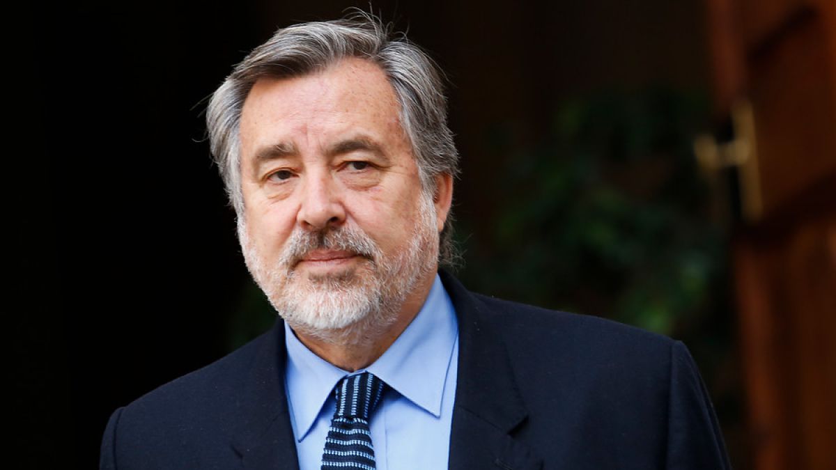 Alejandro Guillier se baja y no irá por la reelección en el Congreso