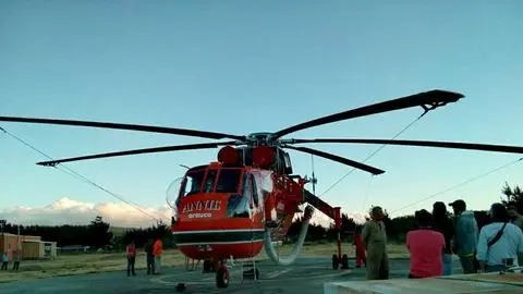 El helicóptero más grande del mundo para combatir incendios forestales llegó a la Región del Biobío