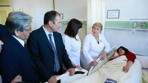 Polémica causó la presencia de Alejandro Guillier en inauguración de Hospital de Florida