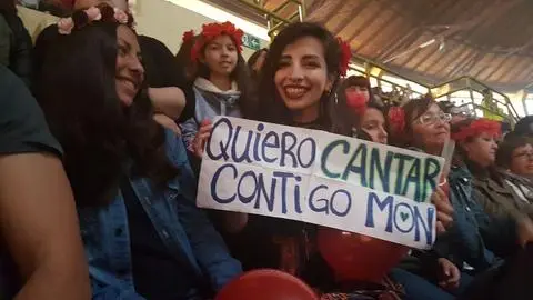 Locura total por ver el concierto de Mon Laferte en Concepción
