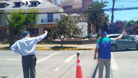 La particular forma de señalar los cambios de tránsito en el Barrio Universitario