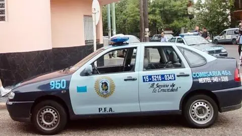 Le disparó a su pololo y lo dejó morir desangrado en la calle