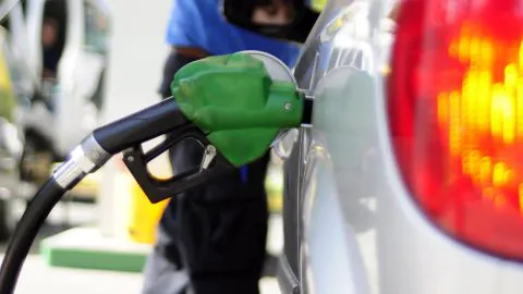¡A preparar el bolsillo! Precio de la bencina sube otra vez