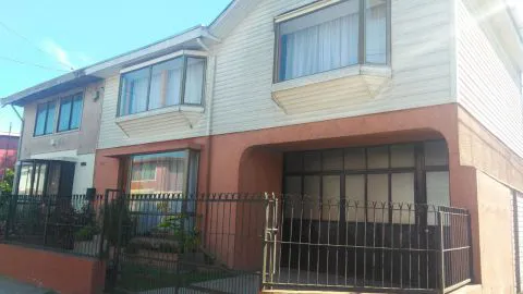 Violento portonazo afectó a integrante del Tribunal de Honor de Bomberos en Talcahuano
