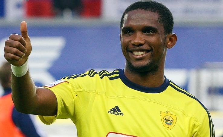 Samuel Eto’o se ofreció a ponerse las botas para ayudar a Chile a clasificar al mundial de Qatar