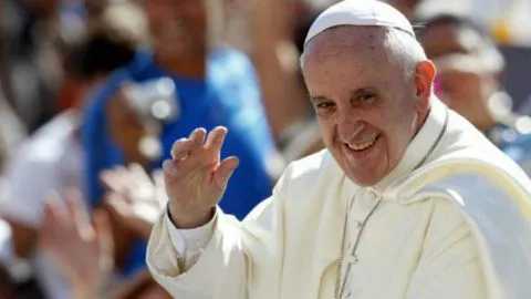 Papa Francisco defendió al cuestionado obispo de Osorno Juan Barros