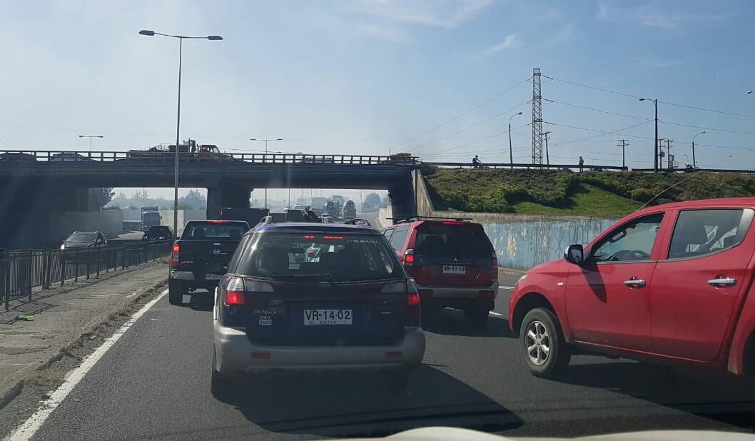 Caos vial afecta el puente Juan Pablo II en dirección a San Pedro de la Paz
