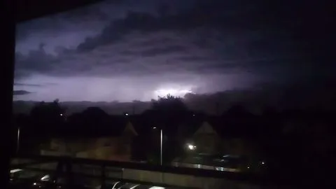 Lluvias y tormentas eléctricas sorprenden a veraneantes en el Biobío