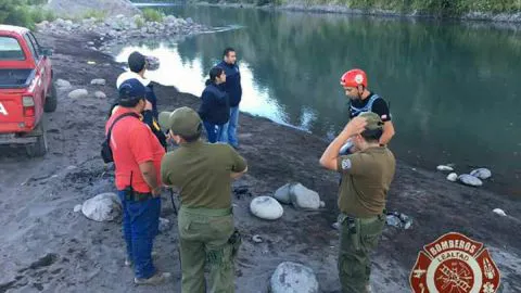 Hombre muere tras salvar a su esposa que se ahogaba